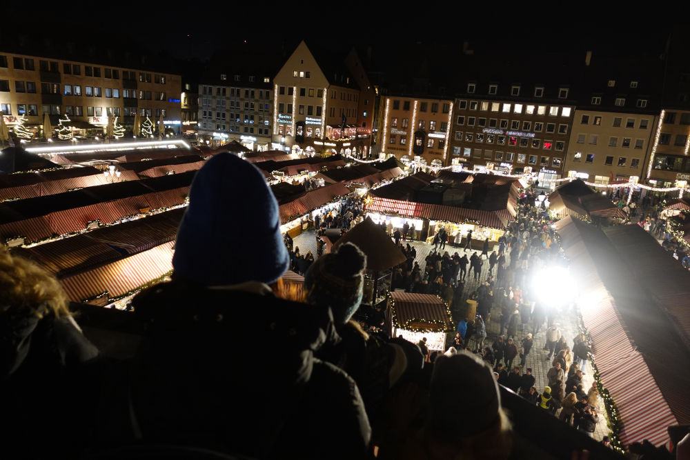 Christkindles-Blick - Frauenkirche (C) Kolpingsfamilie Nürnberg / St.Elisabeth