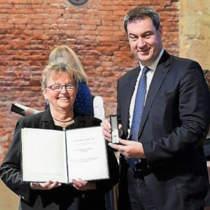 Magdalena Karpe mit Ministerpräsident Dr. Markus Söder